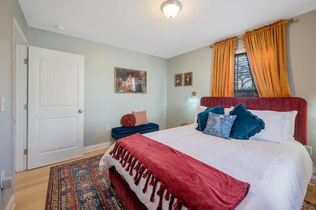 New Victorian Theme, 3Br, Lrg Backyard Close To Pnc Arena, Downtown, And Rdu Airport Raleigh Buitenkant foto