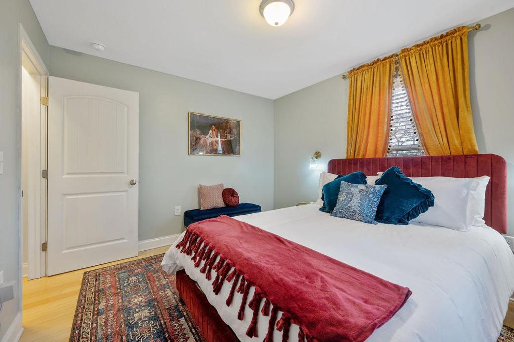 New Victorian Theme, 3Br, Lrg Backyard Close To Pnc Arena, Downtown, And Rdu Airport Raleigh Buitenkant foto